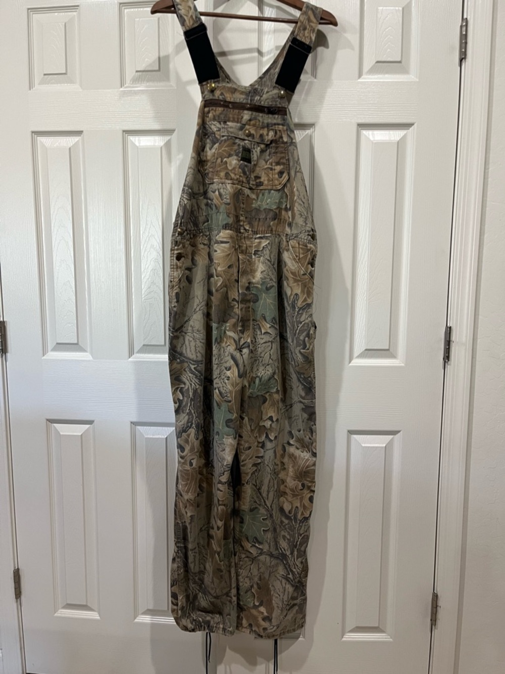 Vintage Liberty Men’s Camo Bib Overalls Large